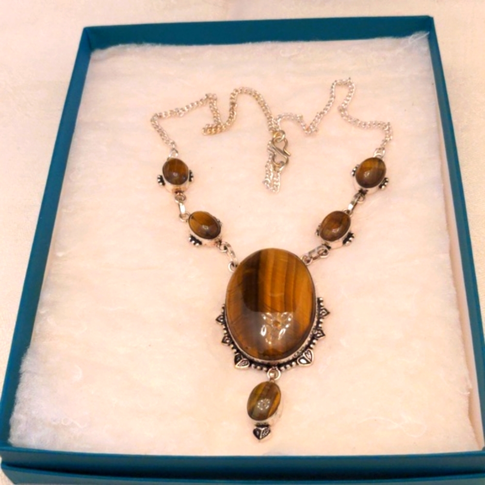 Tiger Eye pendant necklace. NWOT, Sterling Silver, Golden Brown 18"+  Boho